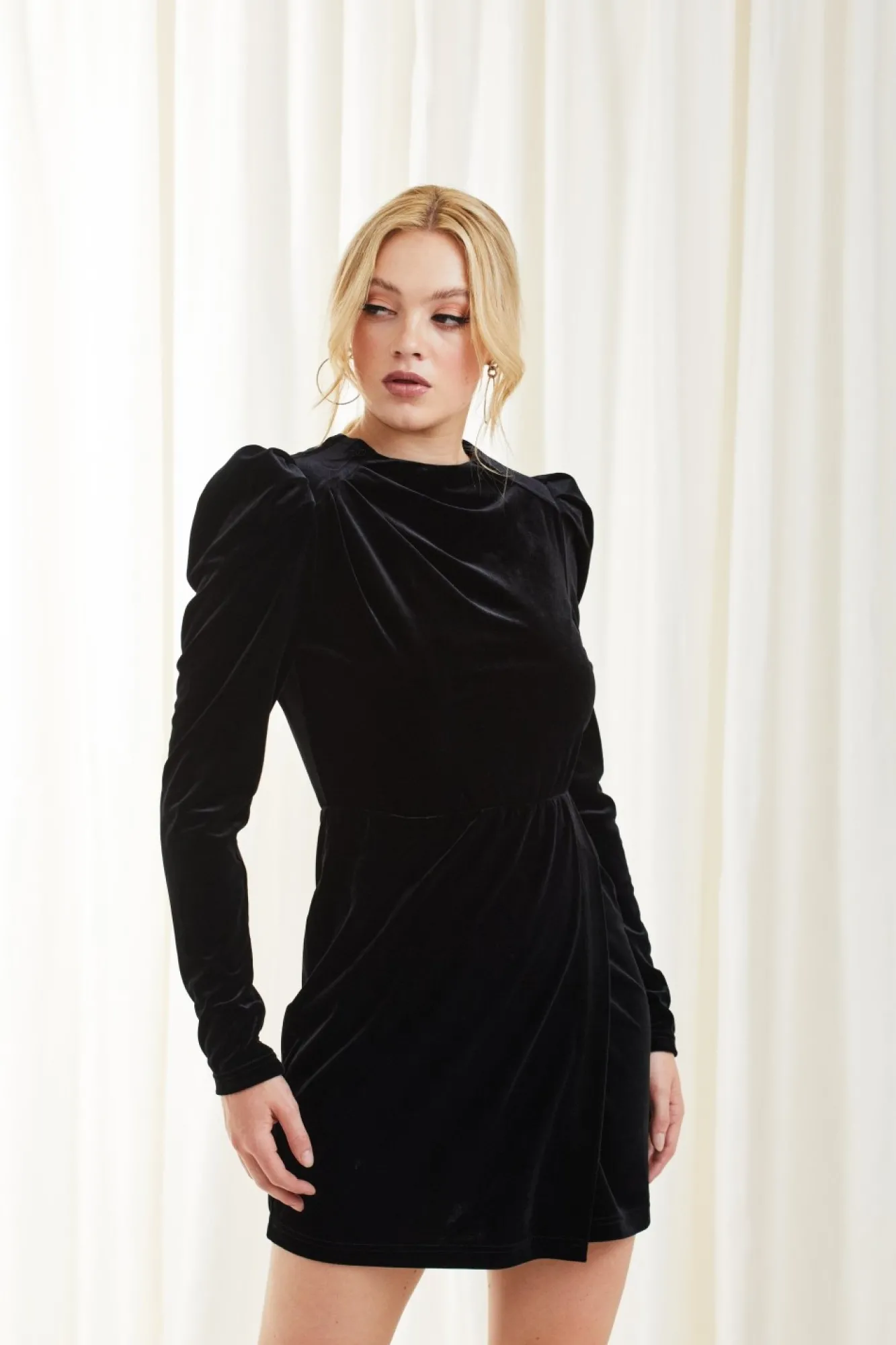 Mini Dresses^Double Second Shoulder Pad Velvet Dress Black