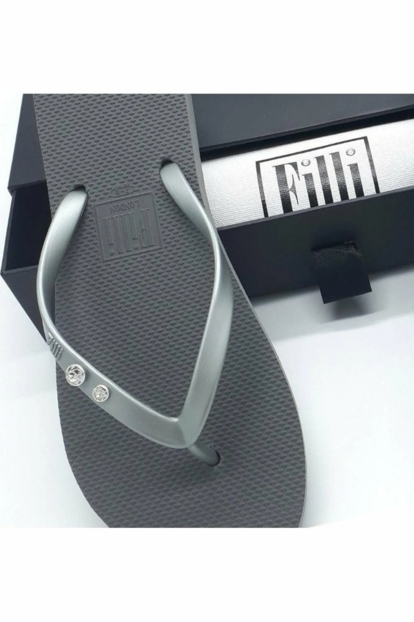 Sandals^Filli London Crystal Diamond Luxury Flip Flops Silver