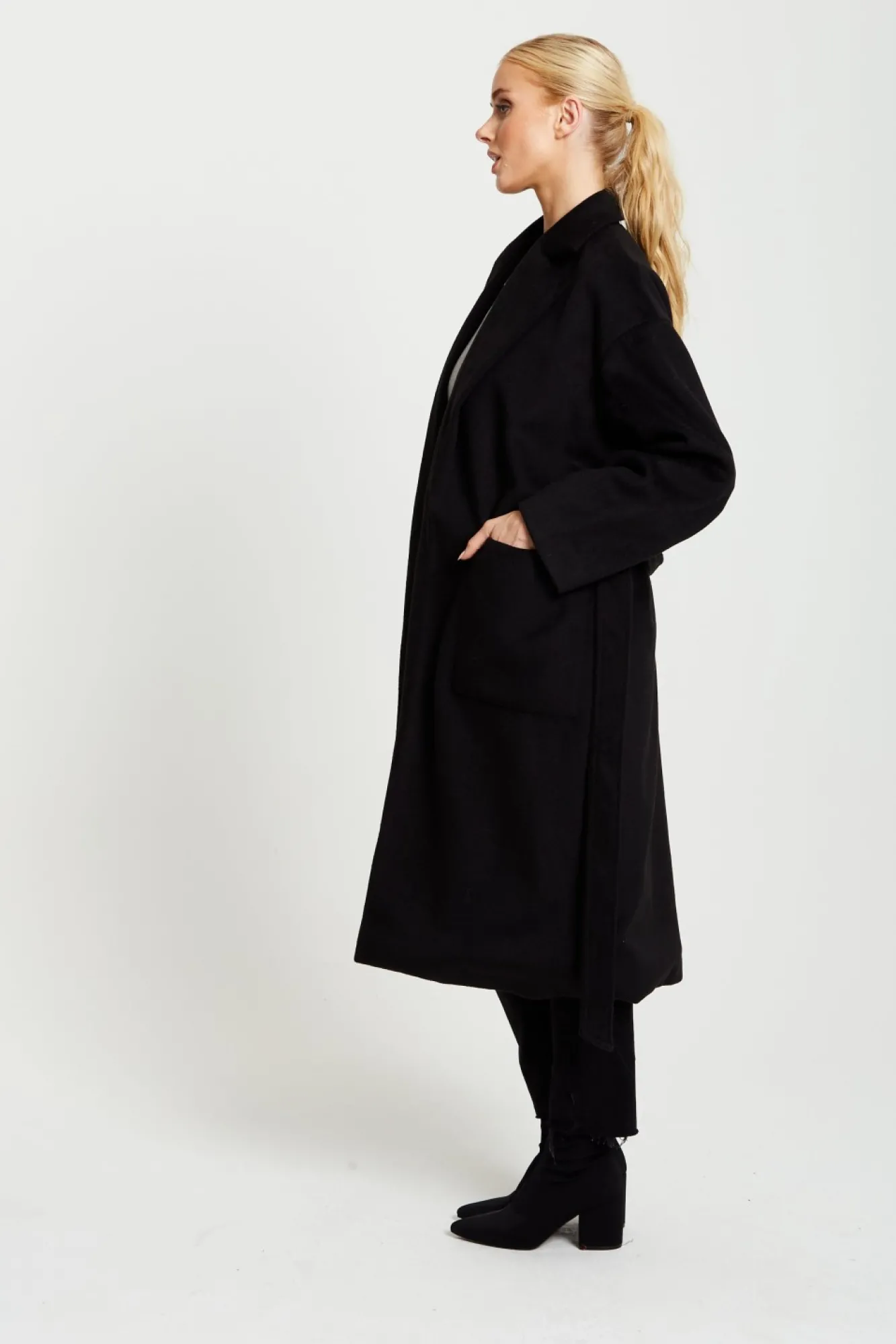 Outerwear^Liquorish Belted Longline Coat In Black