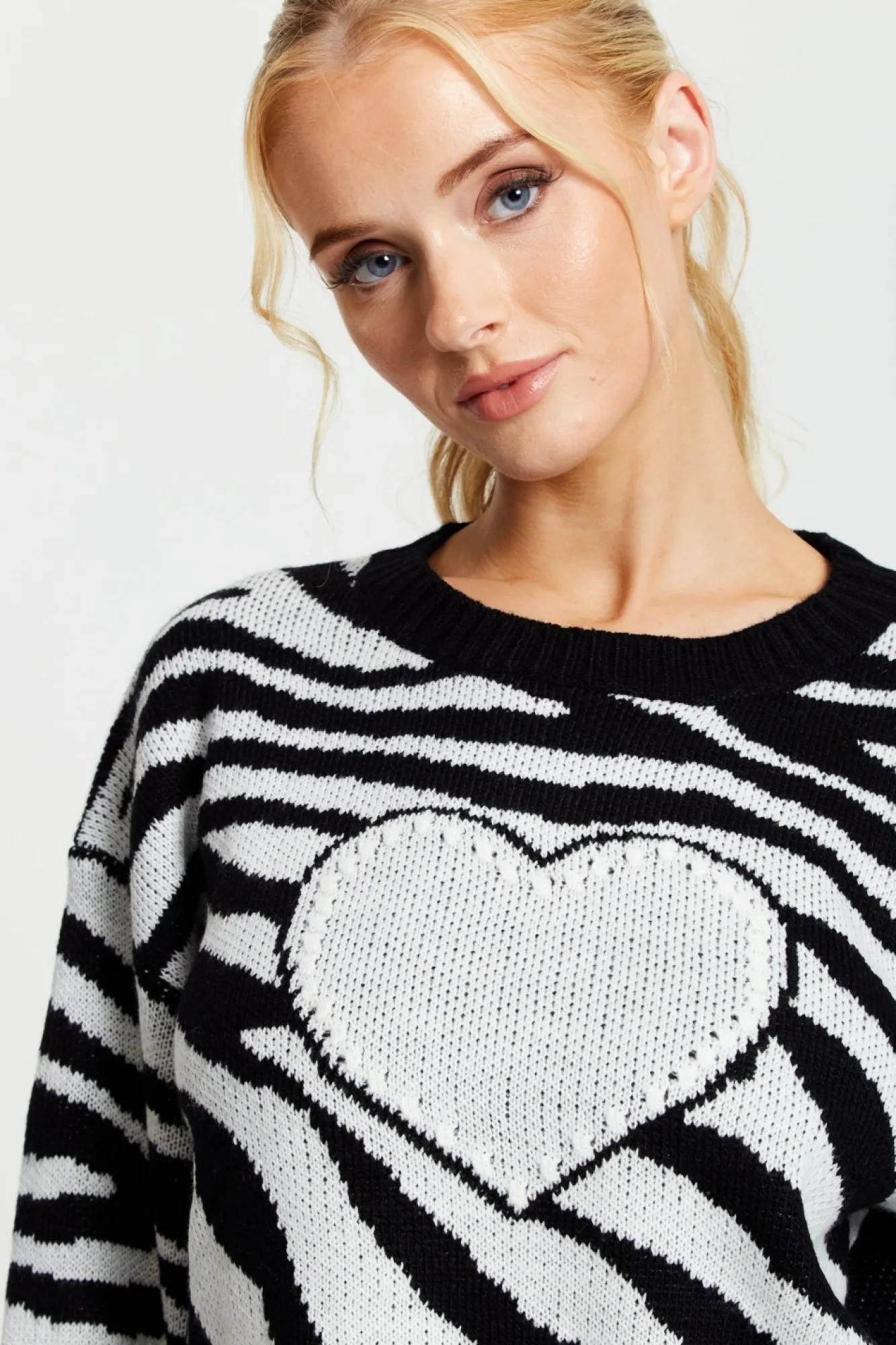 Jumpers^Liquorish Heart Jumper In And White Zebra Pattern Black