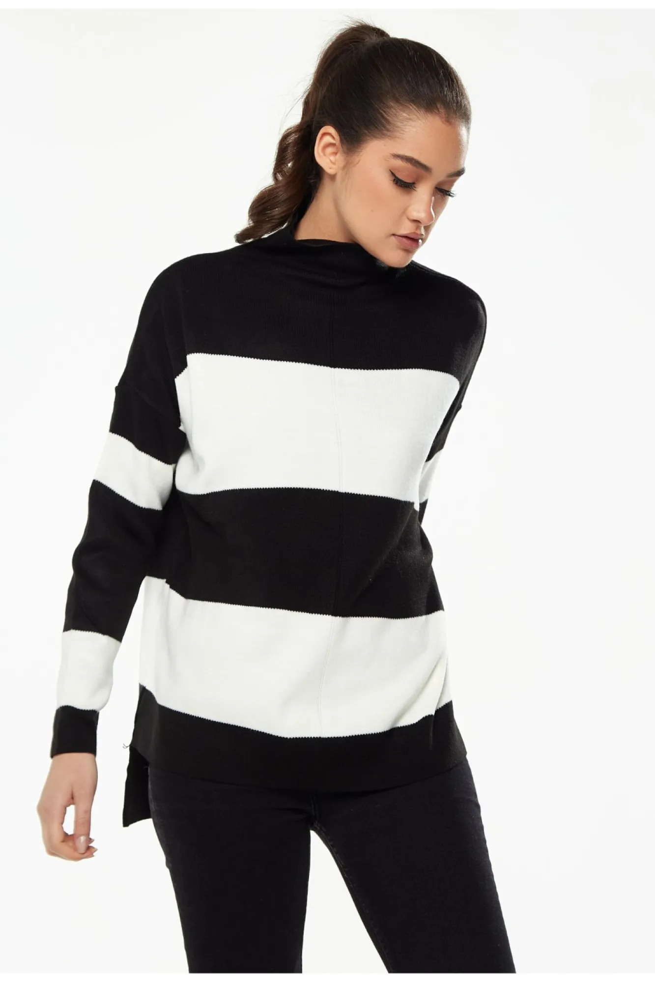 Jumpers^Liquorish Roll Neck Jumper In Black & White Blackwhite