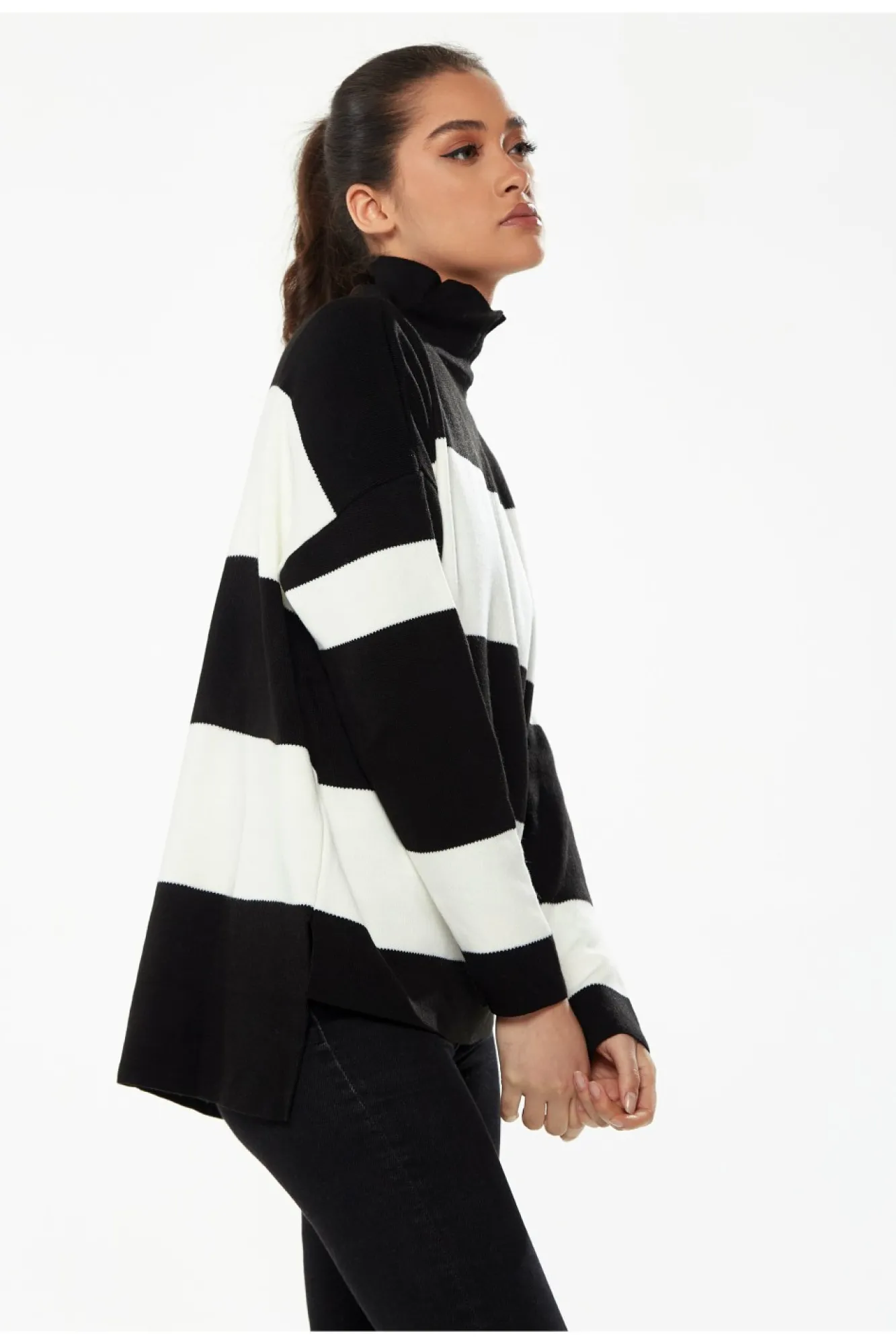 Jumpers^Liquorish Roll Neck Jumper In Black & White Blackwhite